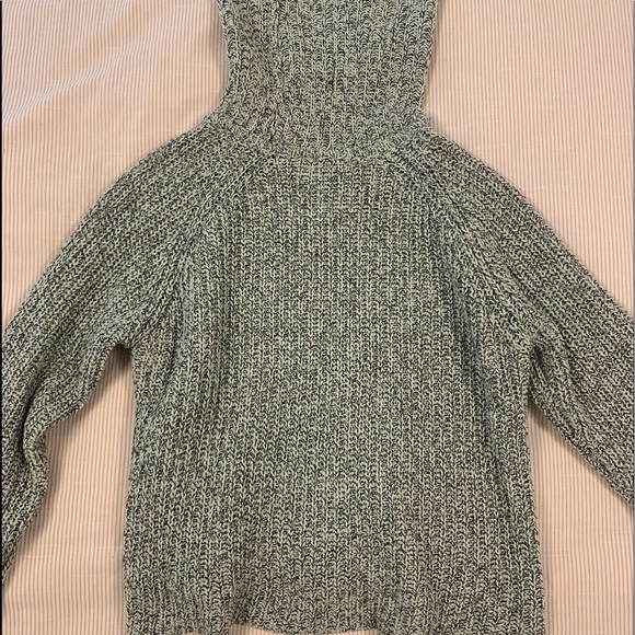 G21 knit turtleneck - Picture 2 of 3